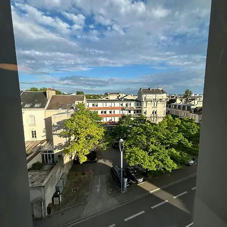 We Live In R - 204 * Reims