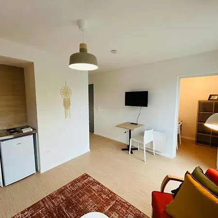 We Live In R - 204 Daire