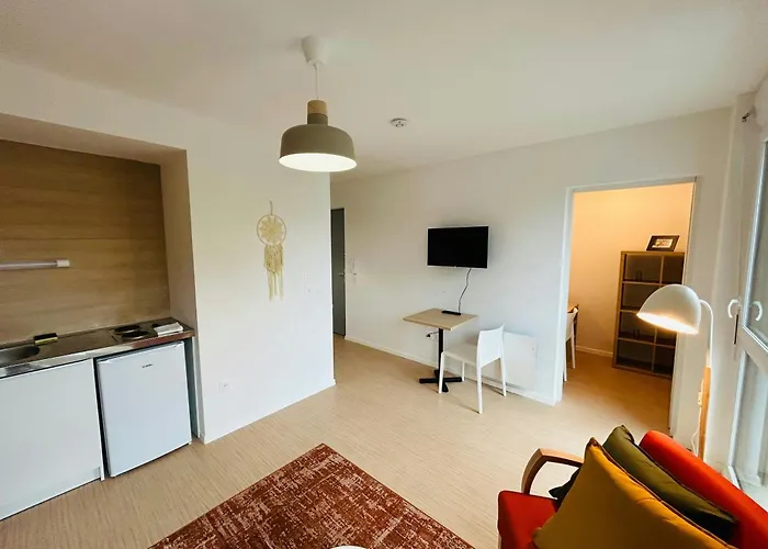 We Live In R - 204 Apartament